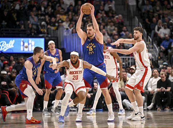 世界杯官方手机客户端-NBA｜约基奇低配版三双拿捏火箭，强强对话名不符实